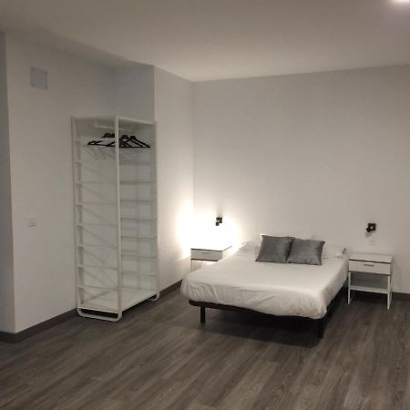 Room And Kitchen Bilbao Ngoại thất bức ảnh