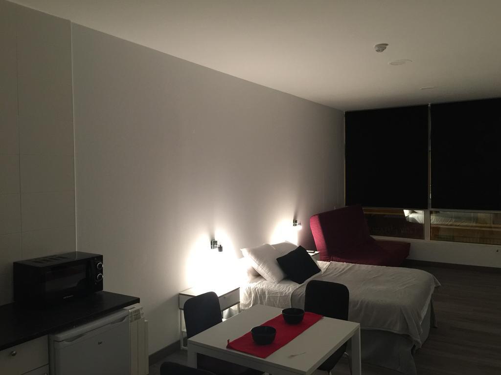 Room And Kitchen Bilbao Ngoại thất bức ảnh