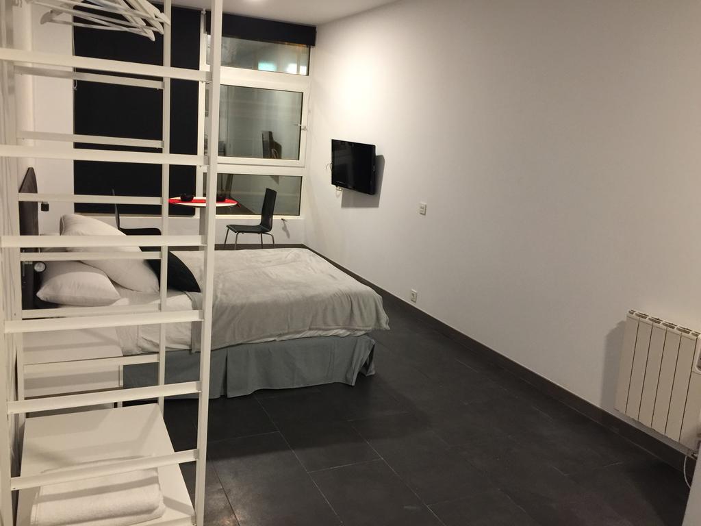 Room And Kitchen Bilbao Ngoại thất bức ảnh
