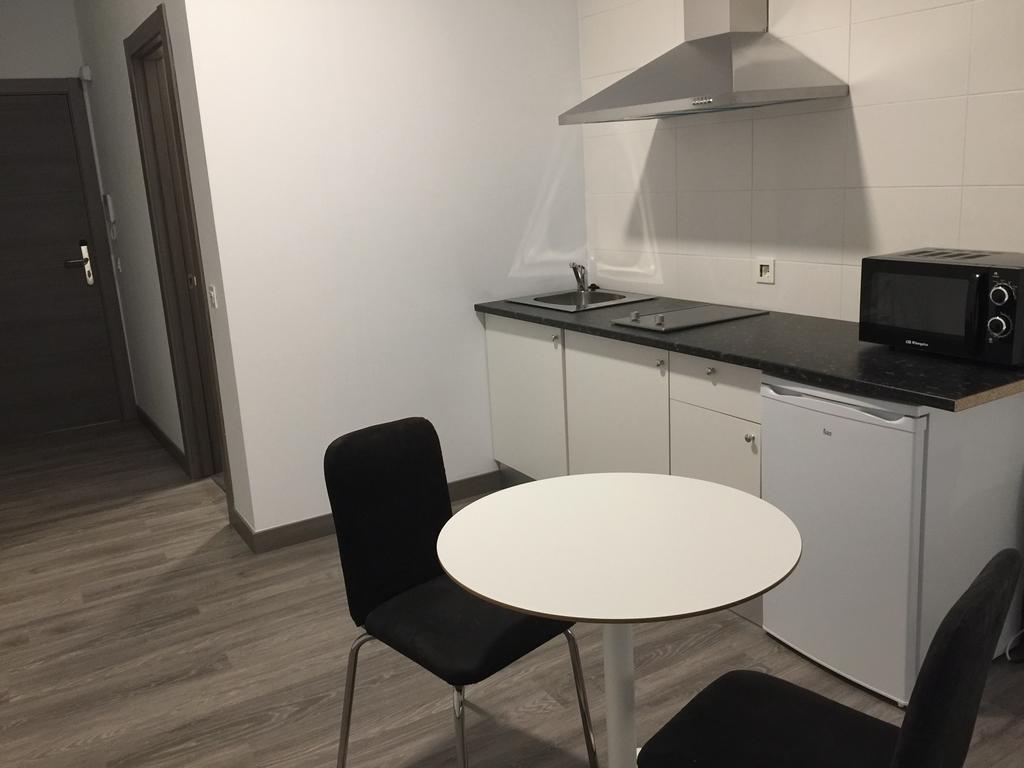 Room And Kitchen Bilbao Ngoại thất bức ảnh