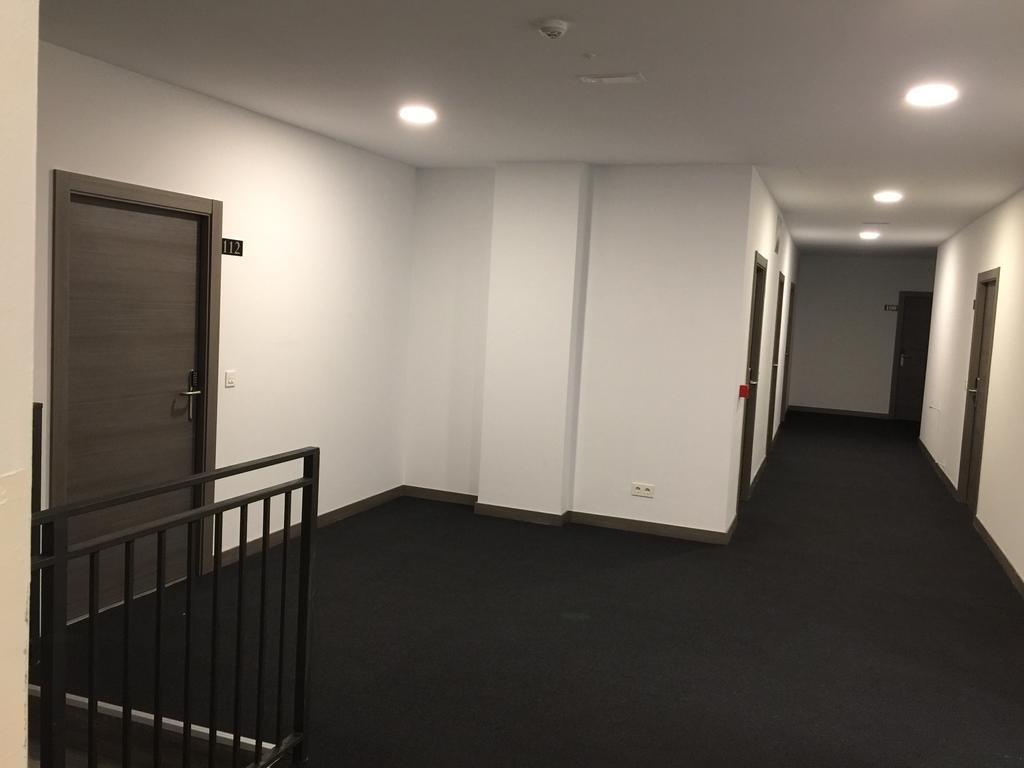 Room And Kitchen Bilbao Ngoại thất bức ảnh