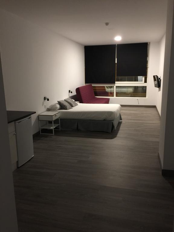 Room And Kitchen Bilbao Ngoại thất bức ảnh