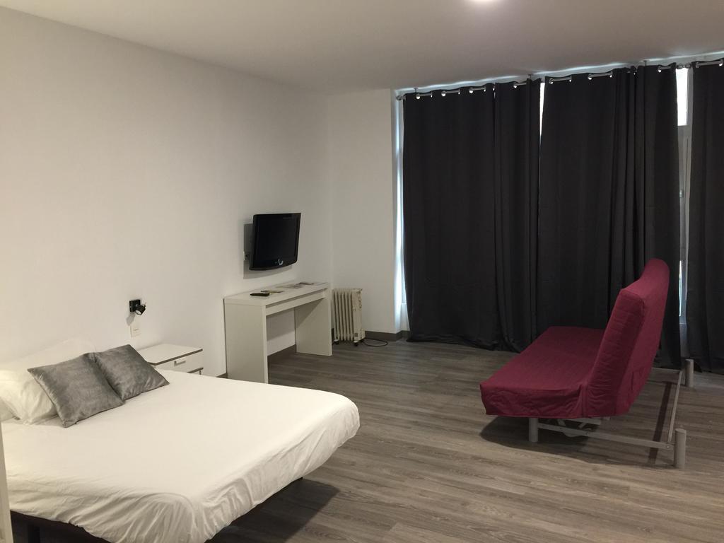 Room And Kitchen Bilbao Ngoại thất bức ảnh