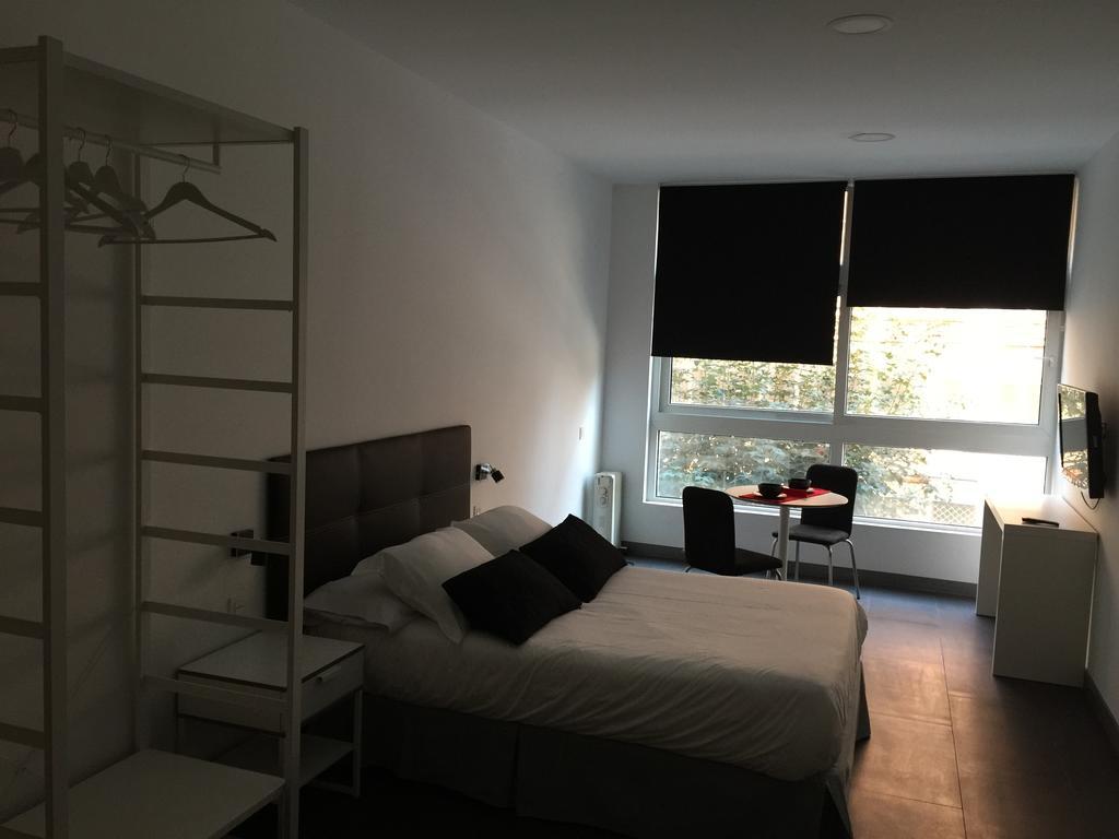 Room And Kitchen Bilbao Ngoại thất bức ảnh