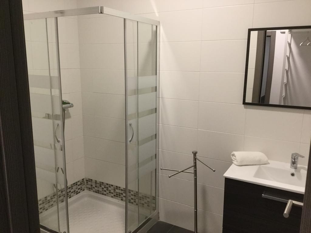 Room And Kitchen Bilbao Ngoại thất bức ảnh